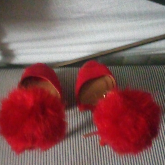 Qupid Red Faux Fur 3 in heels Size 7 - Picture 3 of 5